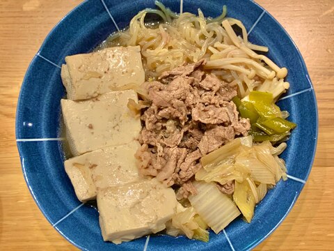 味がしっかり染み込んだ肉豆腐